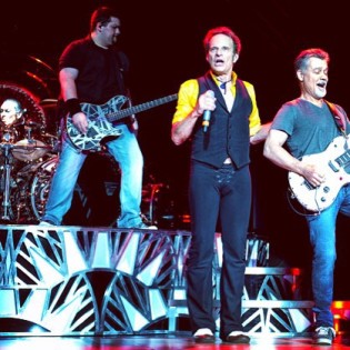 Van Halen's Phenomenal First Night at Jones Beach!